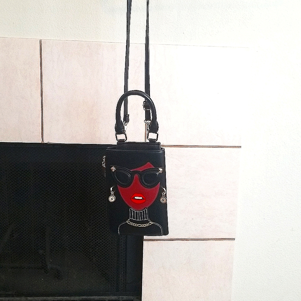 Fun adjustable cellphone mini bag.